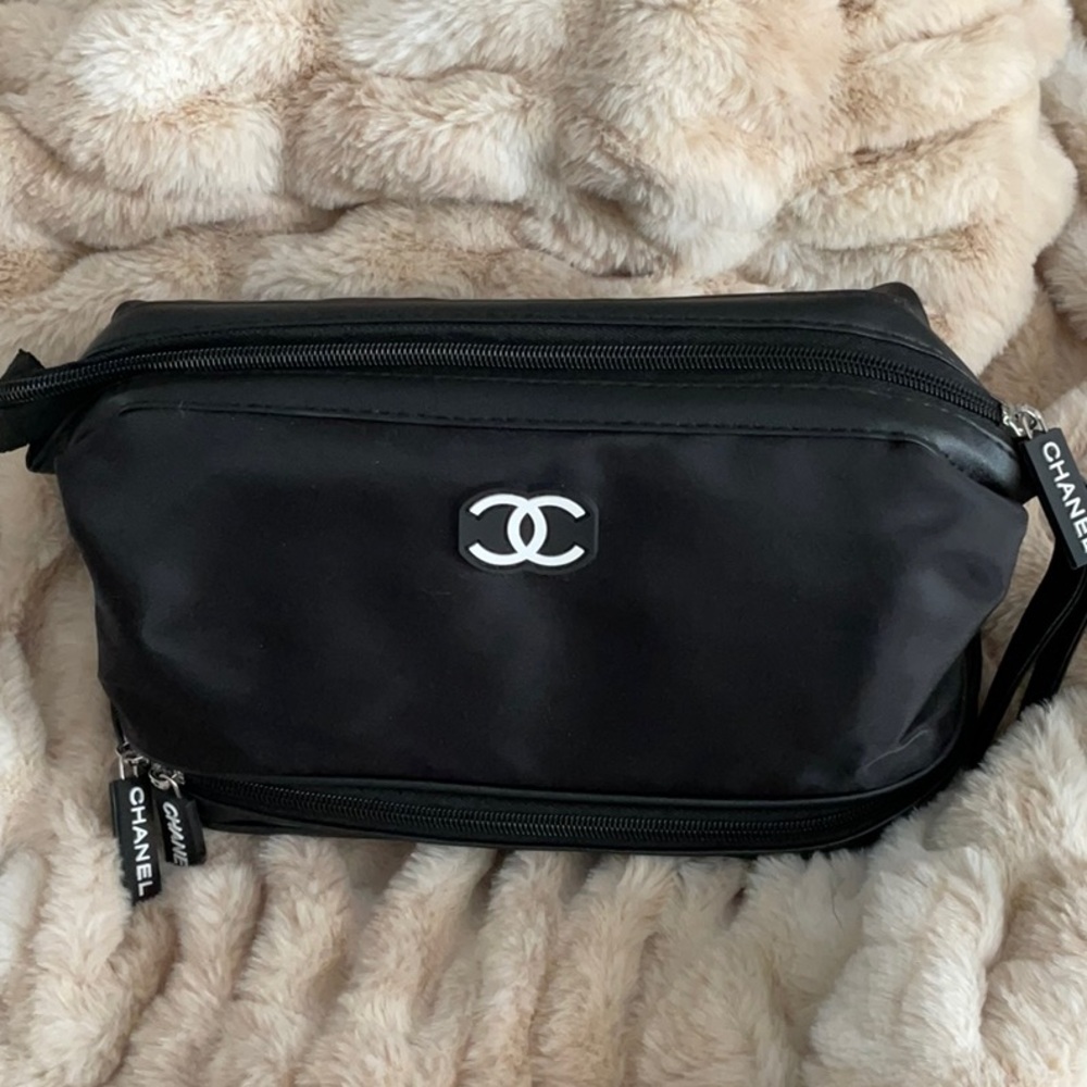 NWOT Chanel Nylon Cosmetic Case/Dopp Kit